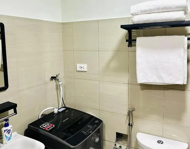Cozy 1br At Shore 2 With Balcony Apartment *